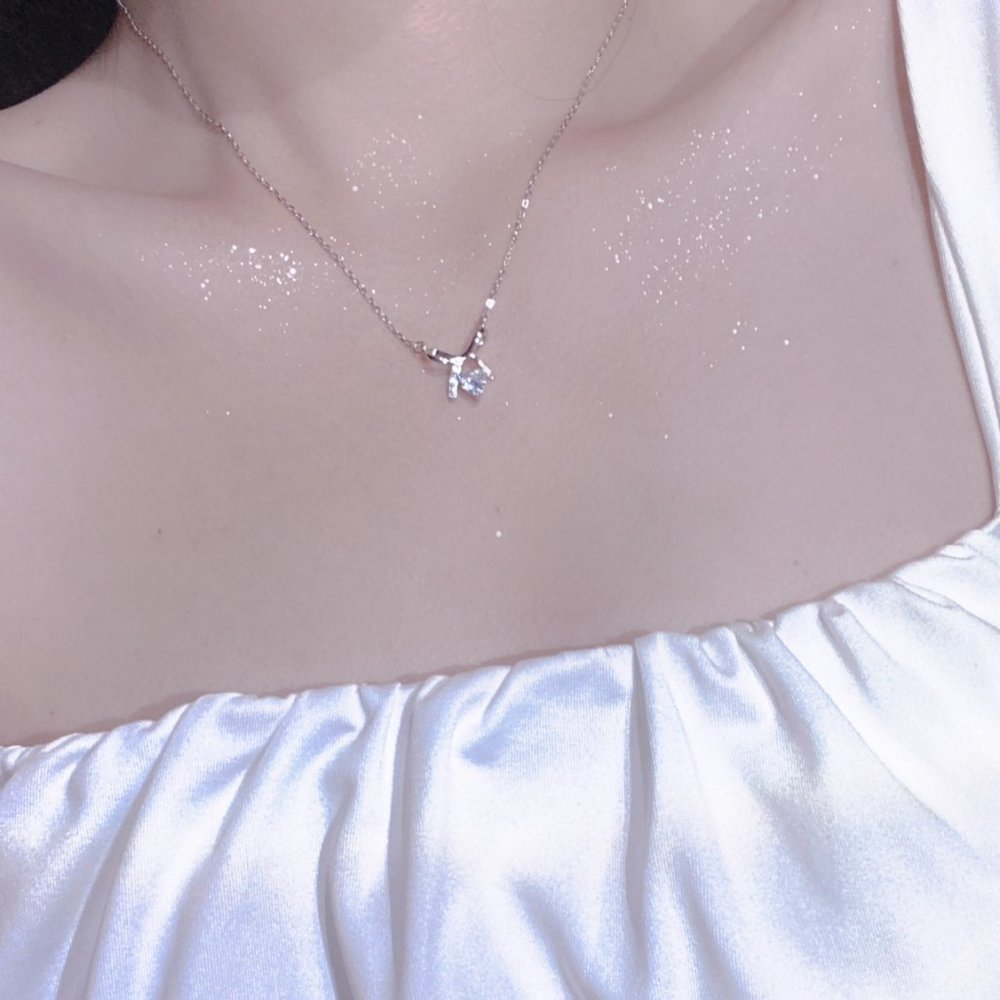 Bow Zircon Necklace - Picture 8 of 16